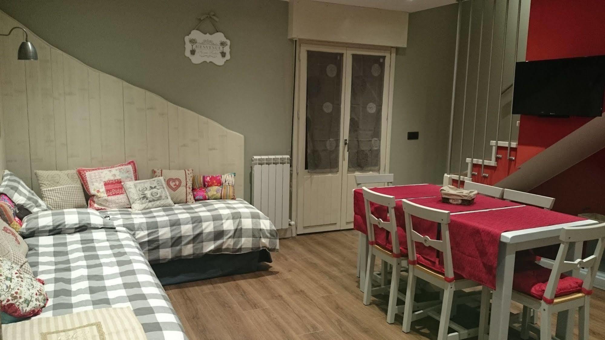 El Rincon De Andrea Apartamentos Biescas  Εξωτερικό φωτογραφία